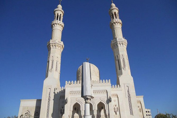 Egypt Hurghada Grand Mosque_a848c_lg.jpg